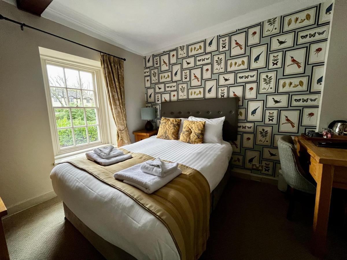 The Red Lion 3* East Haddon
