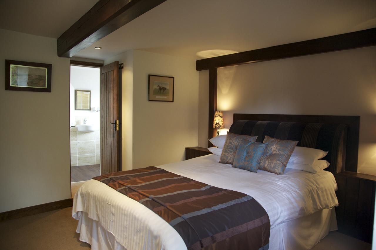 The Red Lion 3*