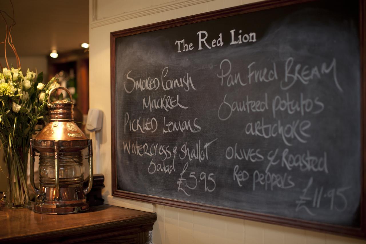 The Red Lion 3* East Haddon