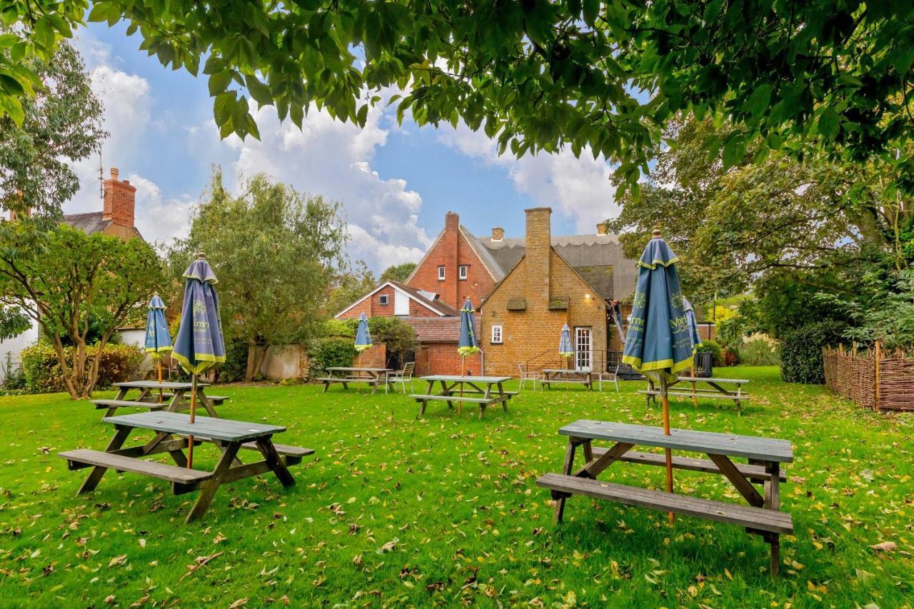 The Red Lion East Haddon